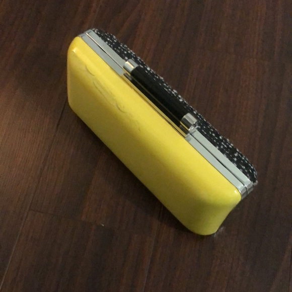 DVF clutch - Picture 2 of 4